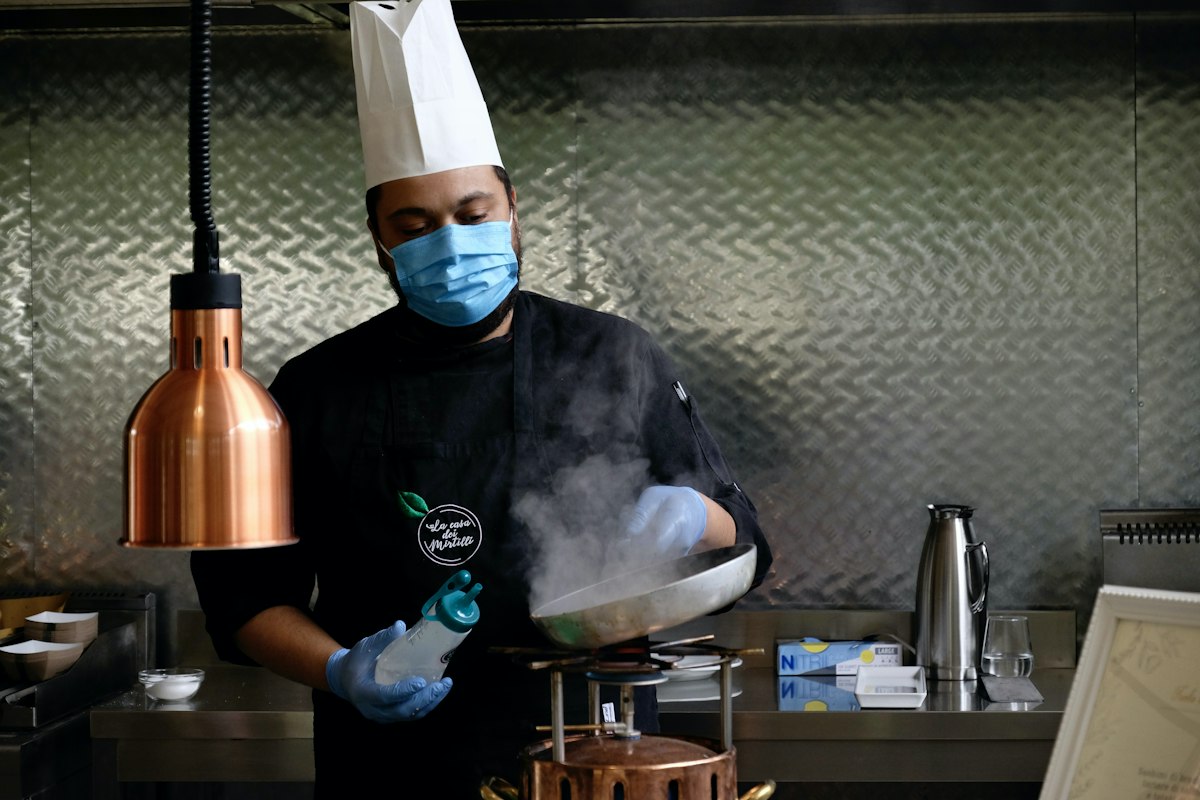 Un buffet que no cierra se desengrasa a trozos