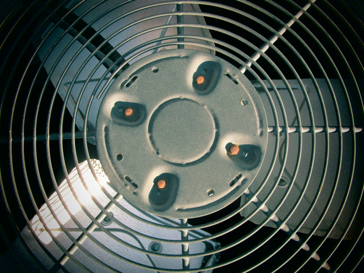 El eje del ventilador es lo primero que nota el aire de mar